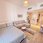 Cozy Studio In Yas Island With Canal View