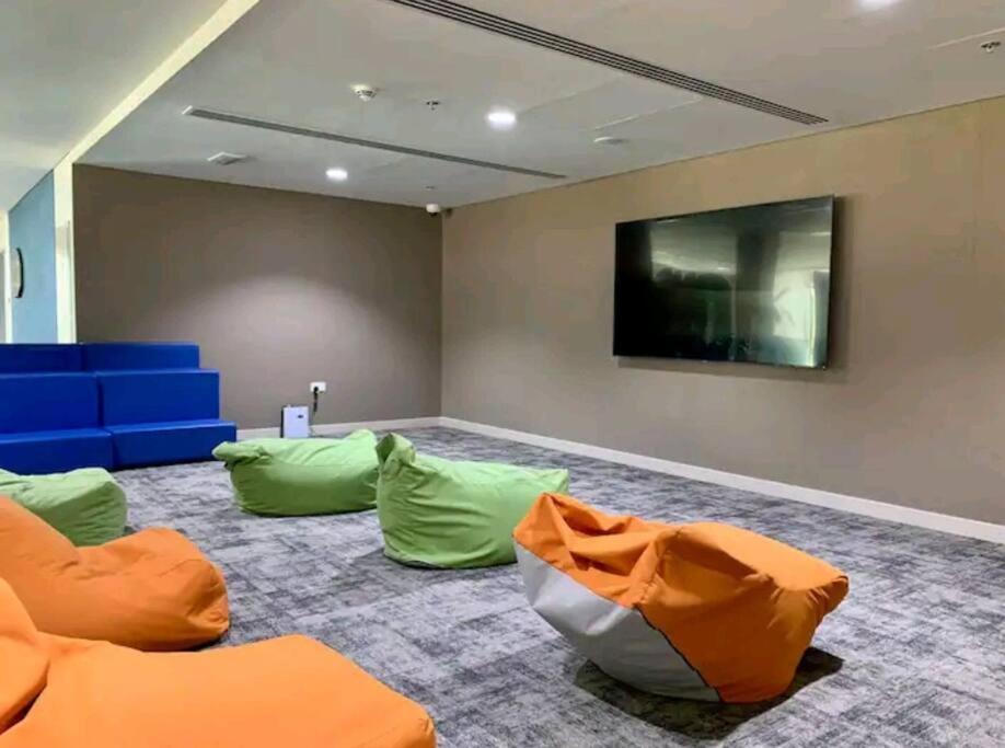 Cozy In Yas Island With Canal View Apartment Abu Dhabi